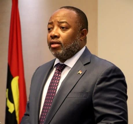 ministro do comercio angola